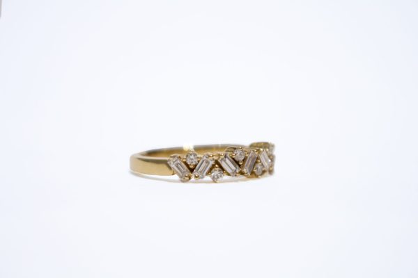 Alternating baguette and round diamond band - Image 2